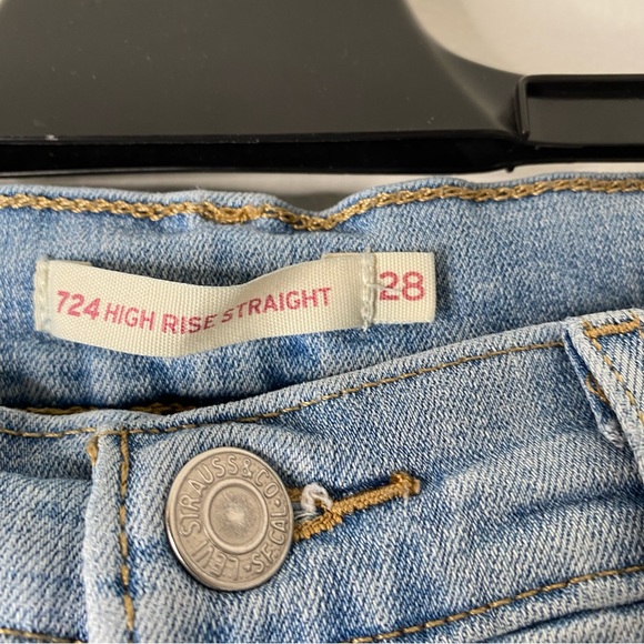 Levi’s 724 High Rise Straight Jean - Picture 4 of 8